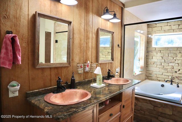 175 S Thayer Avenue, Lecanto, FL 34461