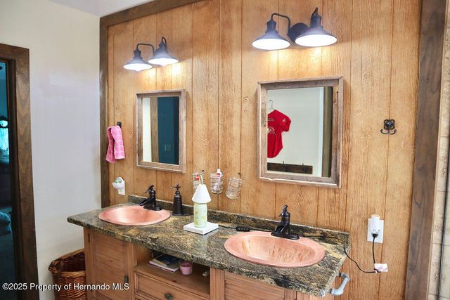 175 S Thayer Avenue, Lecanto, FL 34461