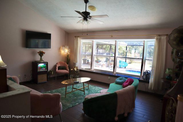 175 S Thayer Avenue, Lecanto, FL 34461