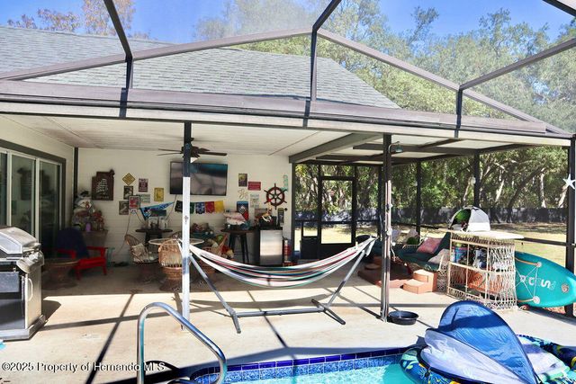 175 S Thayer Avenue, Lecanto, FL 34461