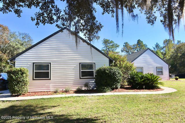 175 S Thayer Avenue, Lecanto, FL 34461