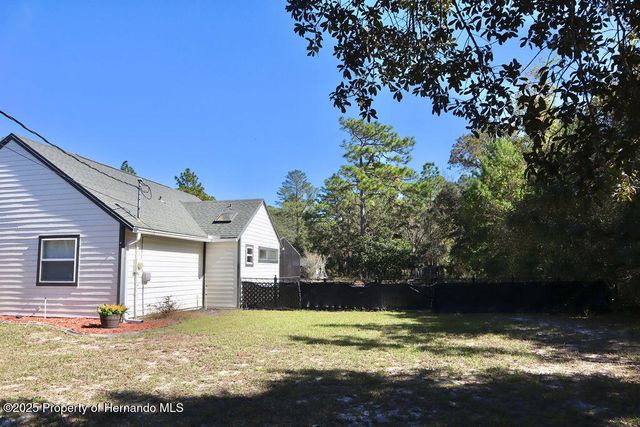 175 S Thayer Avenue, Lecanto, FL 34461