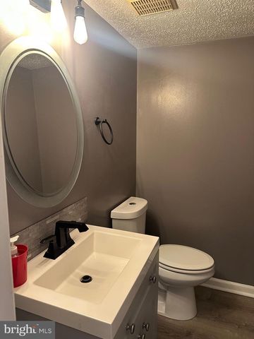 5331 LAROCHELLE CT, Alexandria, VA 22315