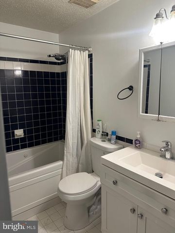 5331 LAROCHELLE CT, Alexandria, VA 22315