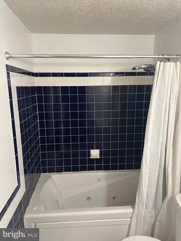 5331 LAROCHELLE CT, Alexandria, VA 22315