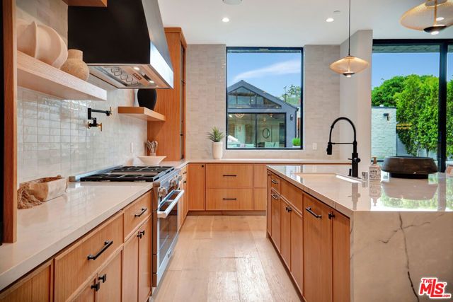 15602 Morrison Street, Sherman Oaks, CA 91403