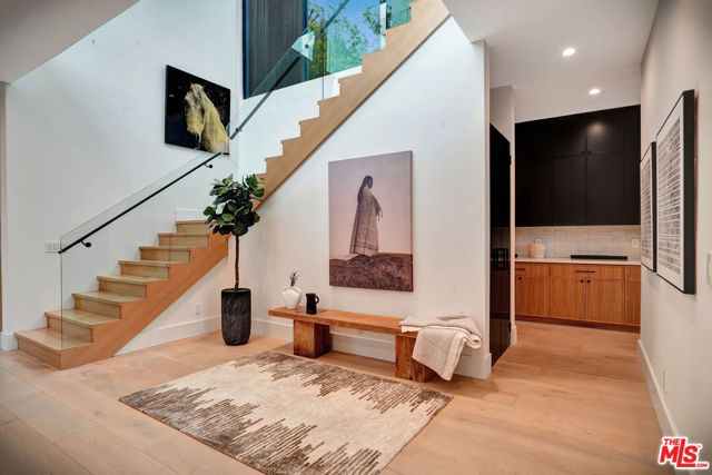 15602 Morrison Street, Sherman Oaks, CA 91403