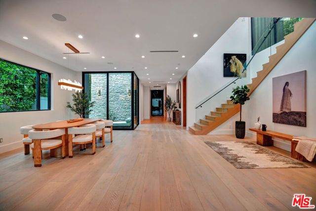 15602 Morrison Street, Sherman Oaks, CA 91403