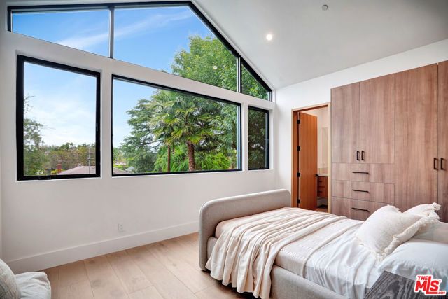 15602 Morrison Street, Sherman Oaks, CA 91403