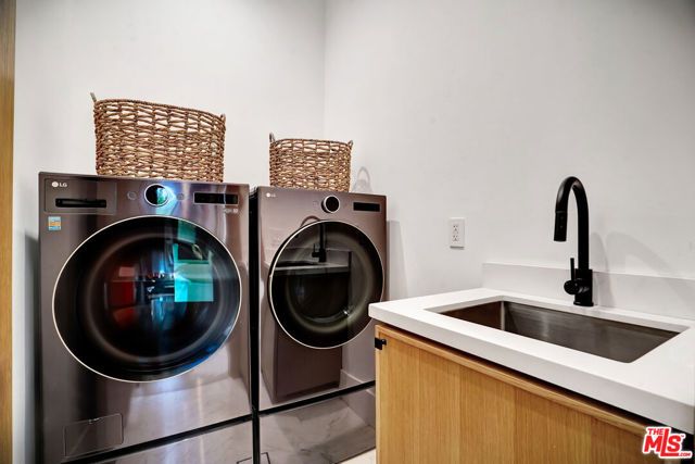 15602 Morrison Street, Sherman Oaks, CA 91403
