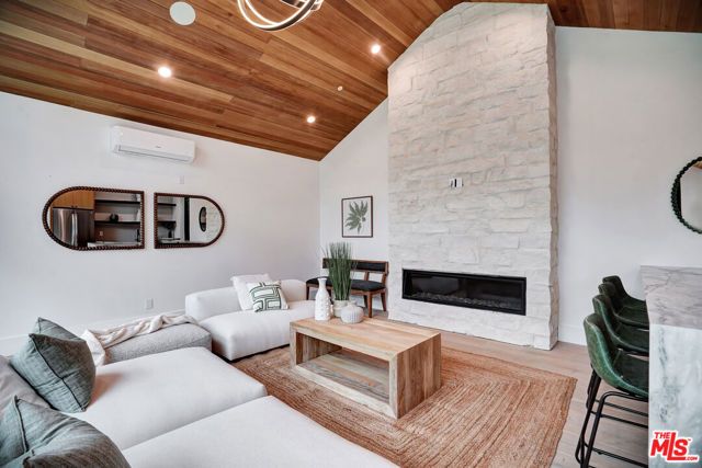 15602 Morrison Street, Sherman Oaks, CA 91403
