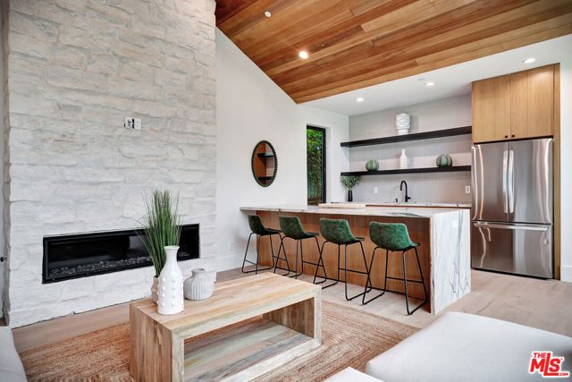 15602 Morrison Street, Sherman Oaks, CA 91403