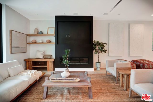 15602 Morrison Street, Sherman Oaks, CA 91403
