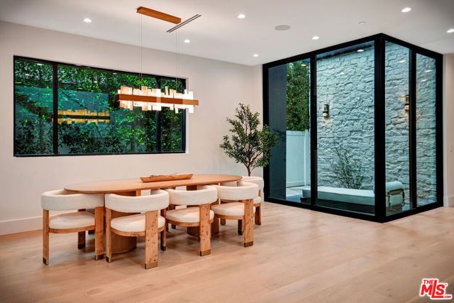 15602 Morrison Street, Sherman Oaks, CA 91403