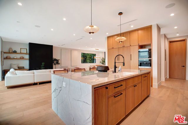15602 Morrison Street, Sherman Oaks, CA 91403