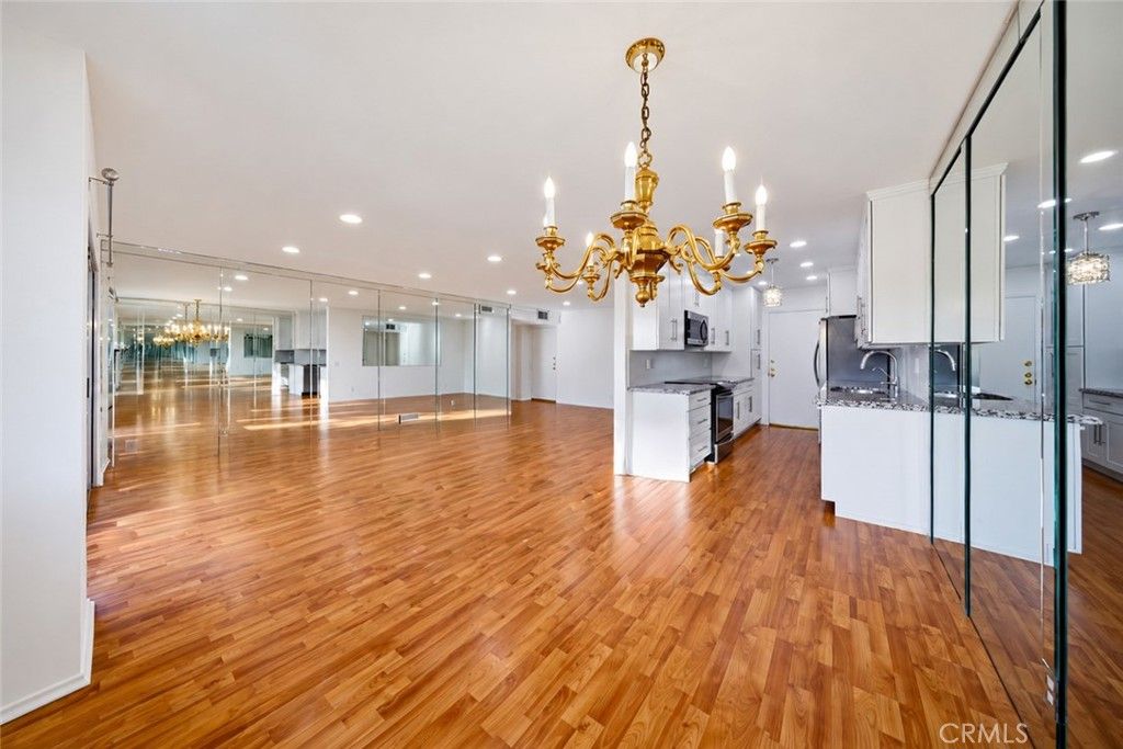5400 Lindley Avenue 101, Encino, CA 91316 — photo 3