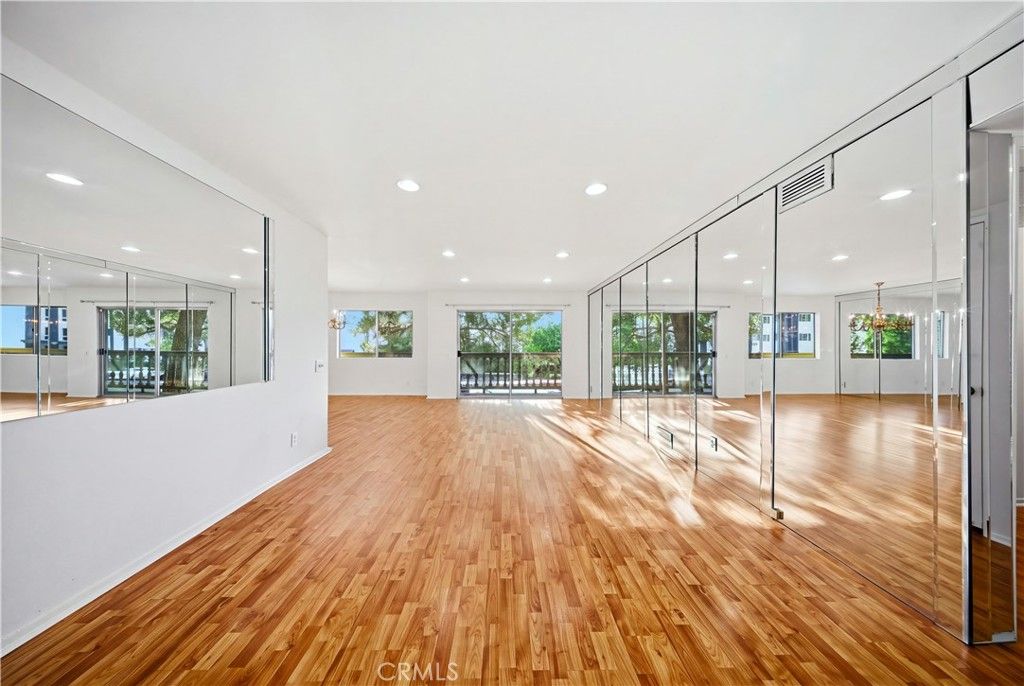 5400 Lindley Avenue 101, Encino, CA 91316 — photo 5