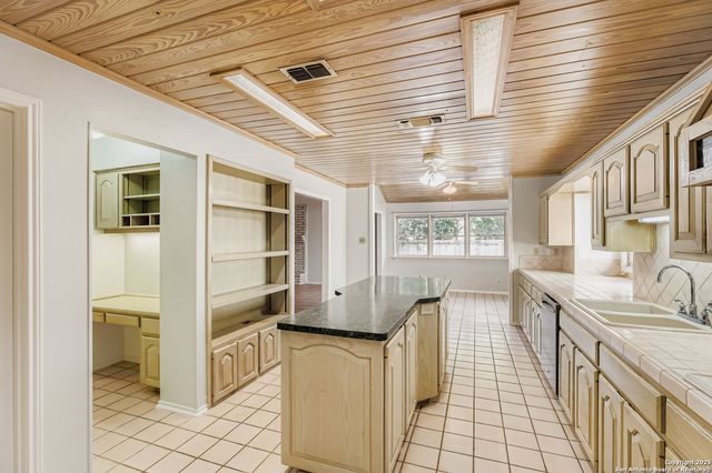 2807 Bee Cave St, San Antonio, TX 78231