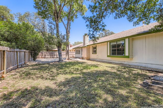 2807 Bee Cave St, San Antonio, TX 78231