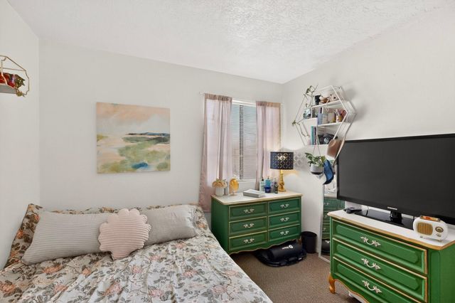 4720 Opal Drive NE, Rio Rancho, NM 87124
