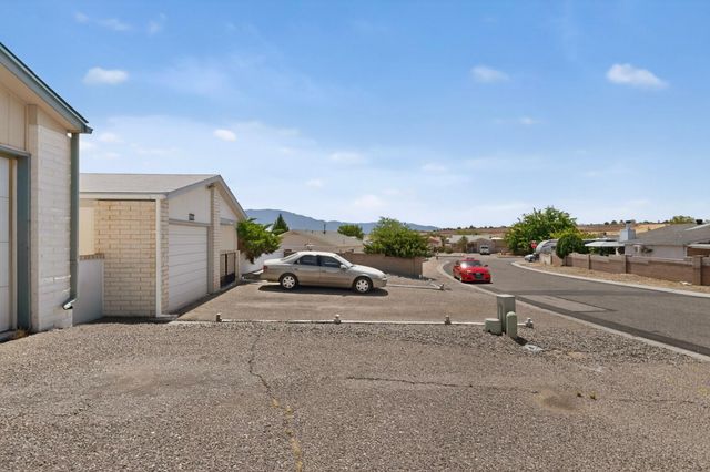 4720 Opal Drive NE, Rio Rancho, NM 87124