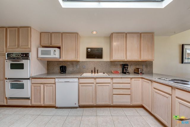 1533 E Canyon Estates Drive, Palm Springs, CA 92264