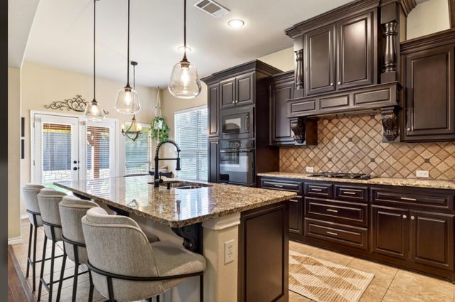 908 Hollowbrook Circle, Mckinney, TX 75072