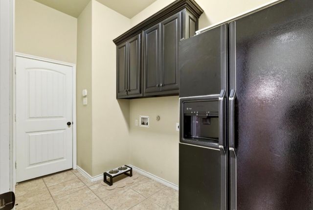 908 Hollowbrook Circle, Mckinney, TX 75072