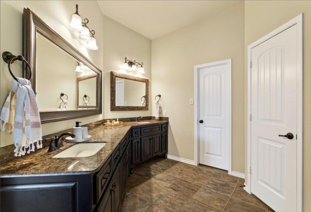 908 Hollowbrook Circle, Mckinney, TX 75072