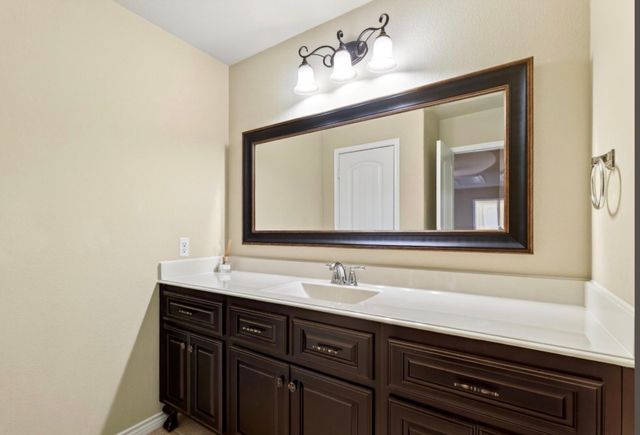 908 Hollowbrook Circle, Mckinney, TX 75072