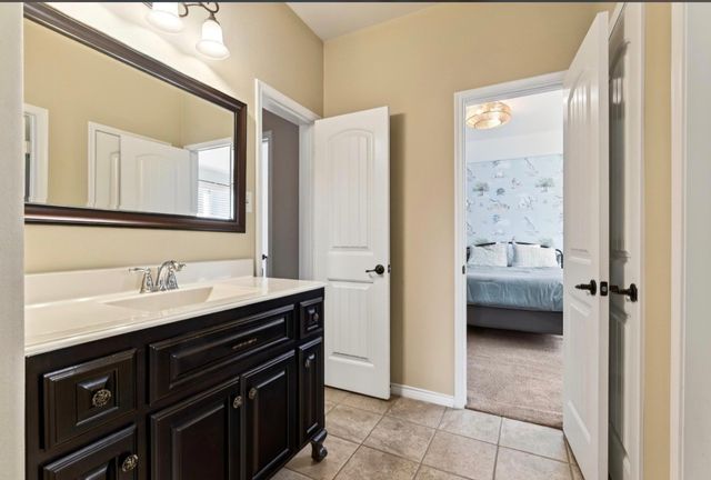 908 Hollowbrook Circle, Mckinney, TX 75072