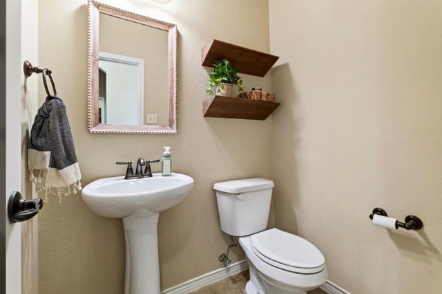 908 Hollowbrook Circle, Mckinney, TX 75072