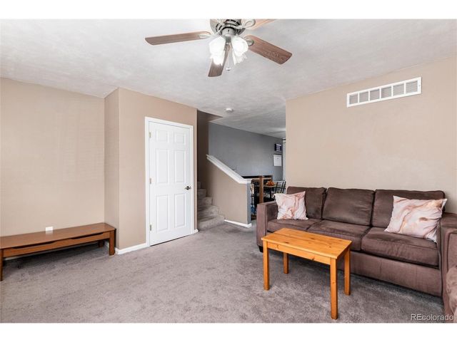 2118 S Mobile Way, Aurora, CO 80013