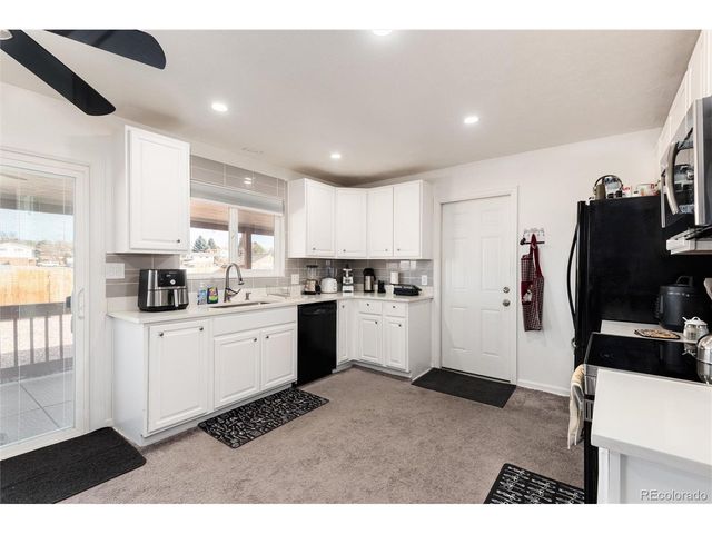 2118 S Mobile Way, Aurora, CO 80013