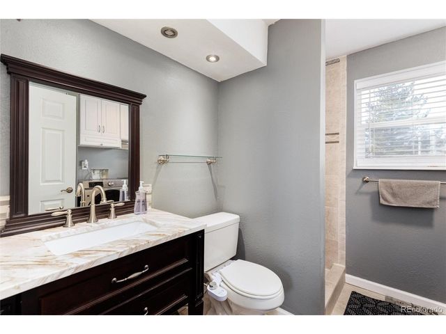 2118 S Mobile Way, Aurora, CO 80013