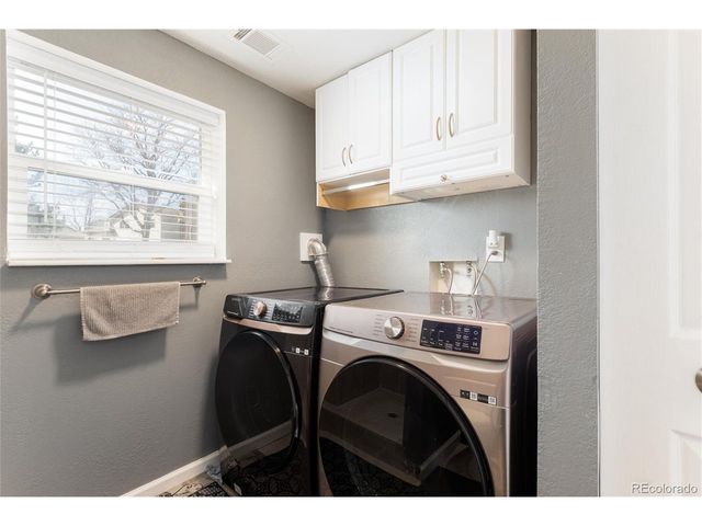 2118 S Mobile Way, Aurora, CO 80013