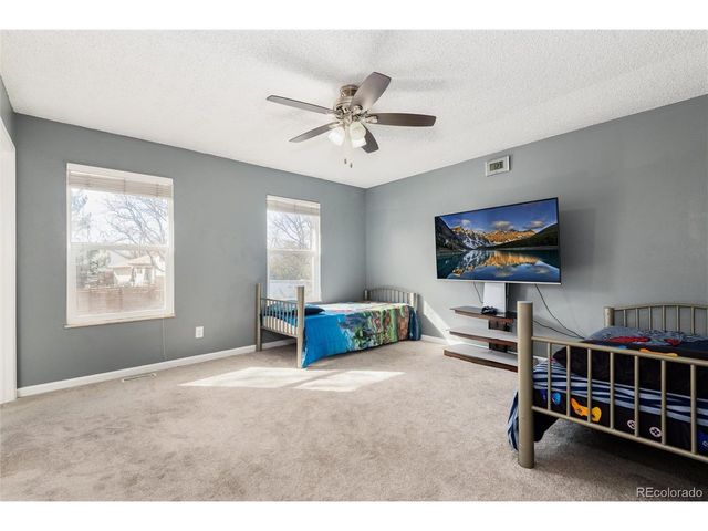 2118 S Mobile Way, Aurora, CO 80013