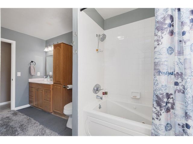 2118 S Mobile Way, Aurora, CO 80013