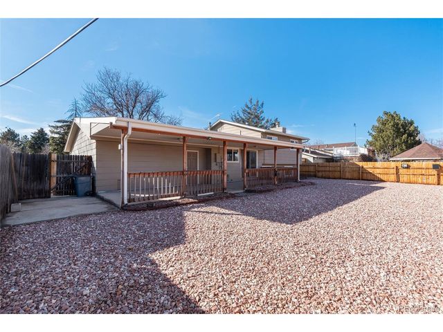 2118 S Mobile Way, Aurora, CO 80013