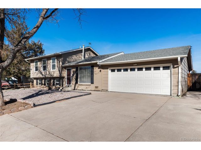2118 S Mobile Way, Aurora, CO 80013