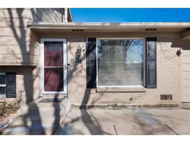 2118 S Mobile Way, Aurora, CO 80013