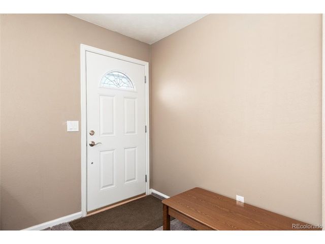 2118 S Mobile Way, Aurora, CO 80013