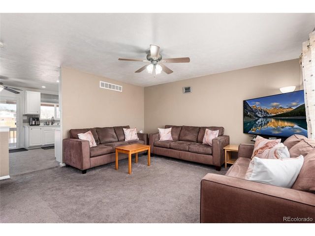 2118 S Mobile Way, Aurora, CO 80013