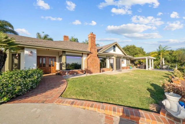 1674 Baja Vista Drive, Fallbrook, CA 92028