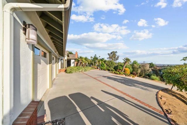 1674 Baja Vista Drive, Fallbrook, CA 92028