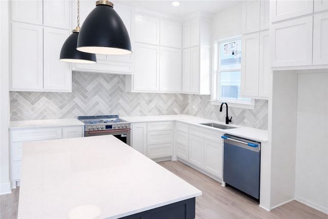 2310 S 31st Place, Rogers, AR 72758