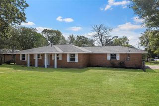 209 Moss Hill Lane, Conroe, TX 77303