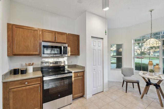 581 Boxwood Pl, St Augustine, FL 32086