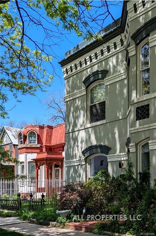 2753 Champa Street, Denver, CO 80205