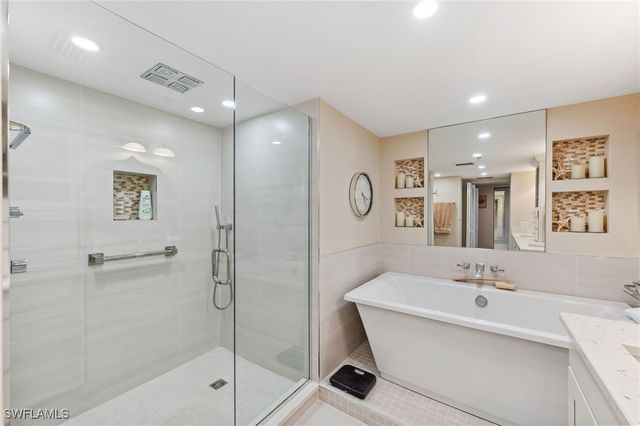 6361 Pelican Bay BLVD 605, Naples, FL 34108